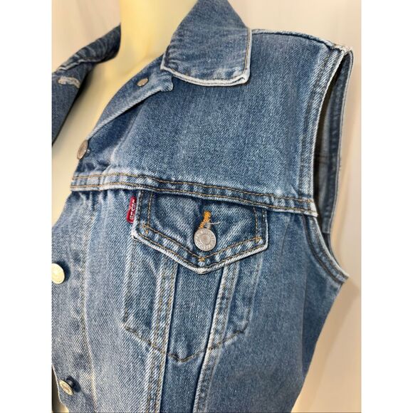 Levi’s Red Tab Denim Vest – Classic Blue Jean Sleeveless Jacket - Picture 4 of 14